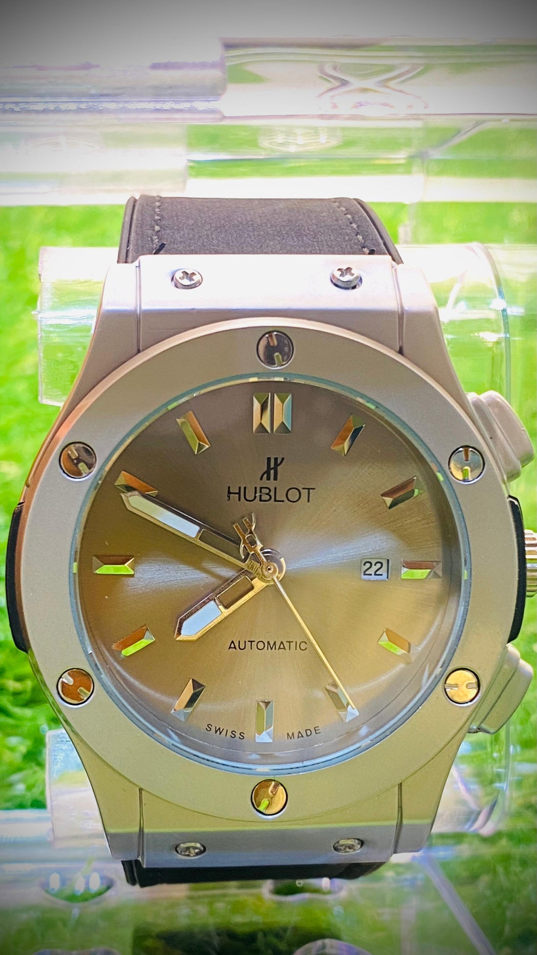 Hublot Men's Luxury Automatic Watch: Swiss-Made Movement, Stainless Steel & Sapphire Crystal, 100M Water Resistant, Modern Elegance